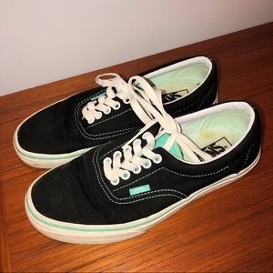 8.5 Vans Sneakers